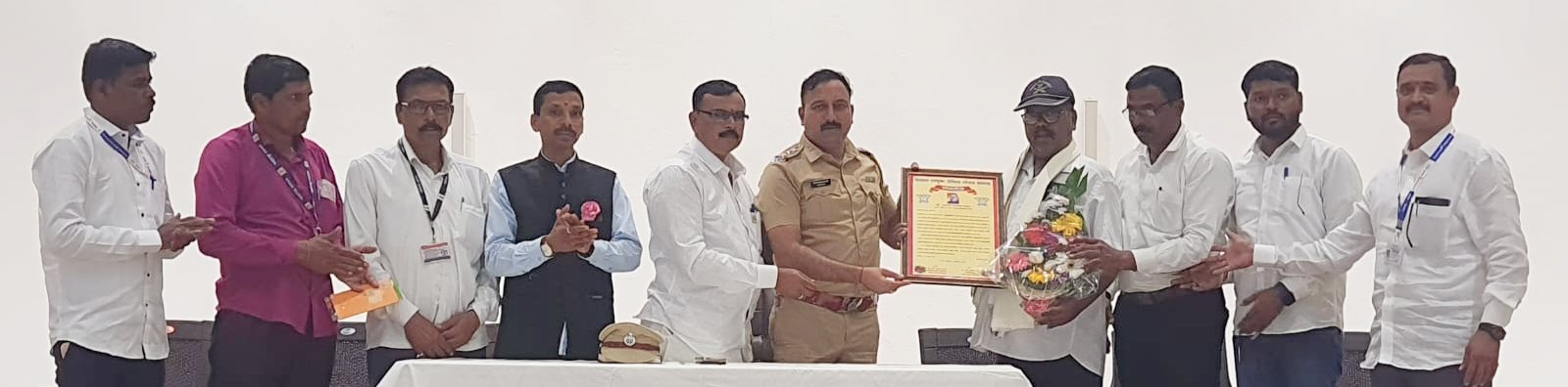 देगावचे पोलीस पाटील मानाजी निकम यांचा भव्य सन्मान; 18 वर्षांच्या सेवेनंतर सेवानिवृत्ती