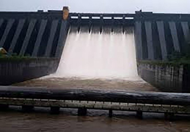 कोयना धरणातून साडेपाच हजार क्युसेक पाण्याचा विसर्ग 