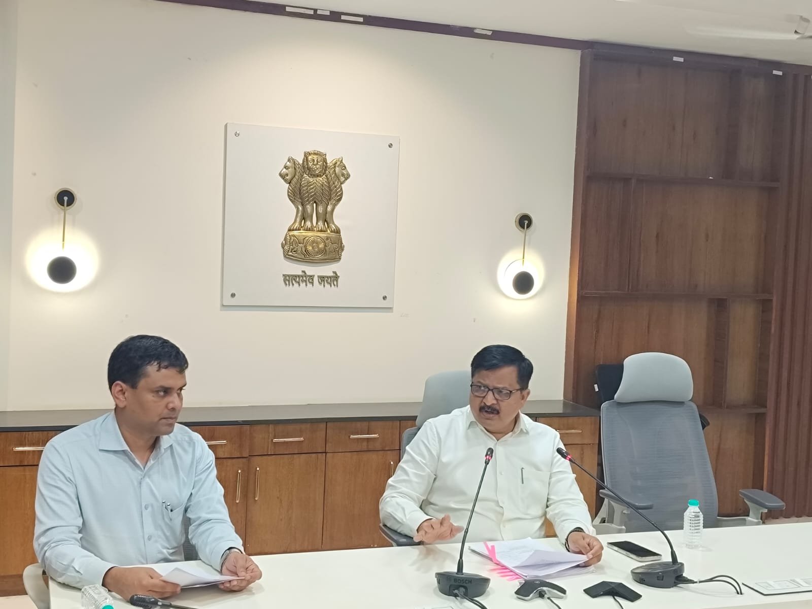 255 भावी मेहरबान यांचे भवितव्य तीन लाख 86 हजार 455 मतदारांच्या हातामध्ये