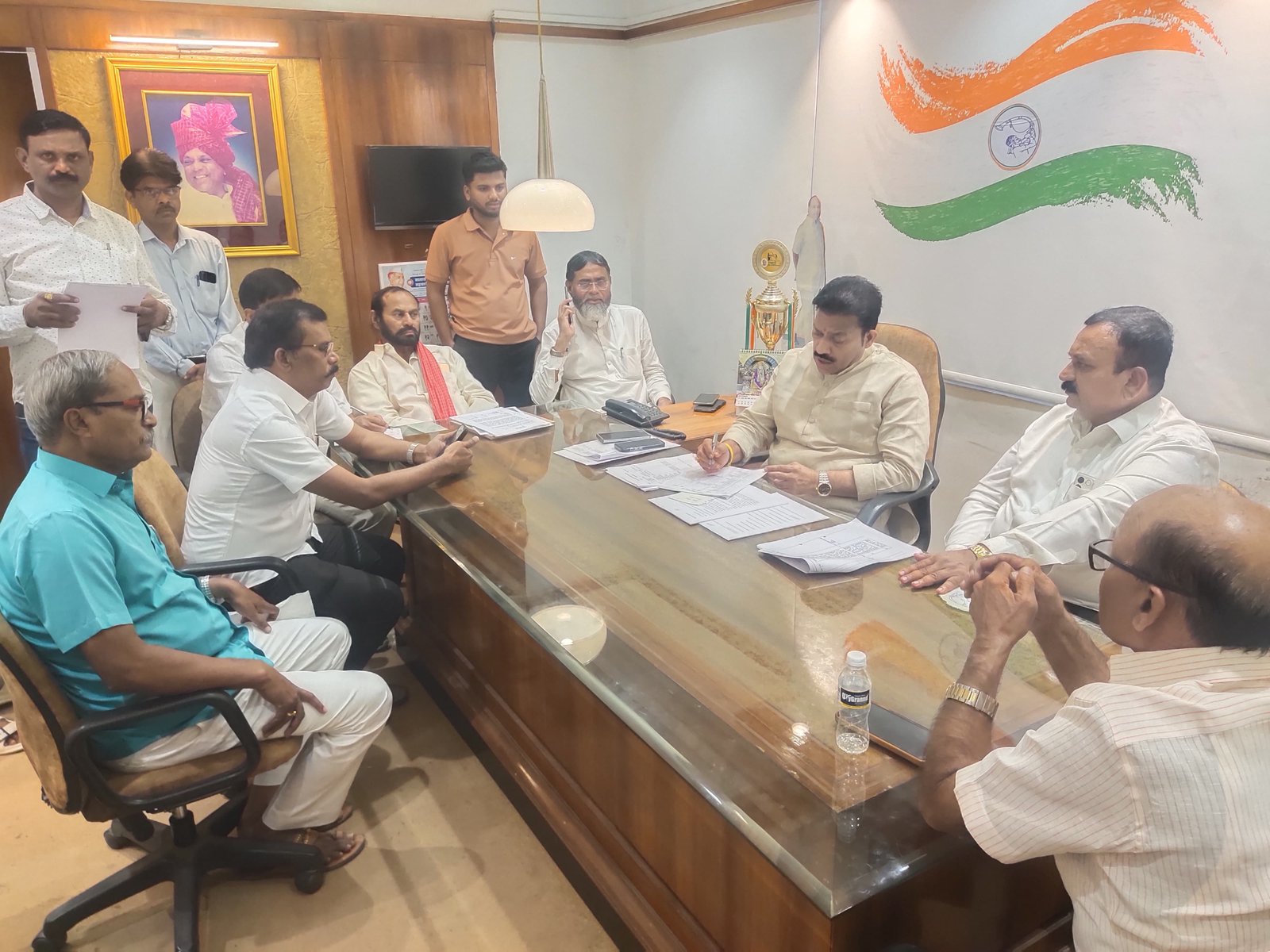 राष्ट्रवादी भवनामध्ये रंगल्या इच्छुक उमेदवारांच्या मुलाखती