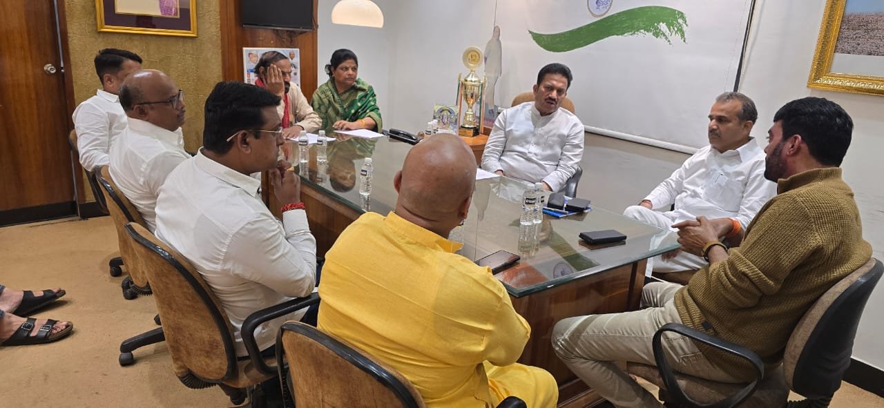 महाविकास आघाडीची साताऱ्यामध्ये कमरा बंद खलबते