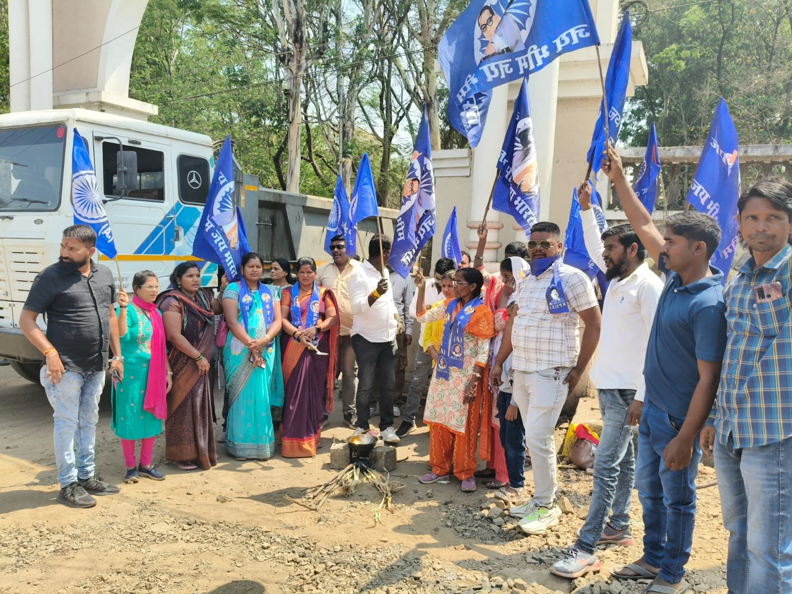 ट्रम्पच्या धोरणांचा व मंत्री संजय शिरसाठ यांच्या वक्तव्याचा रिपाईकडून तीव्र निषेध